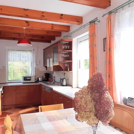 Large, Comfortable Near The * 普鲁斯基