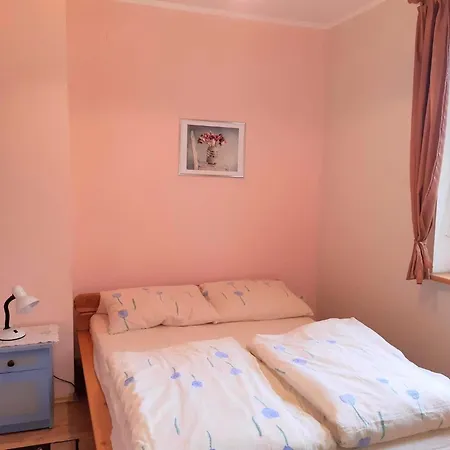Large, Comfortable Near The Holiday home *